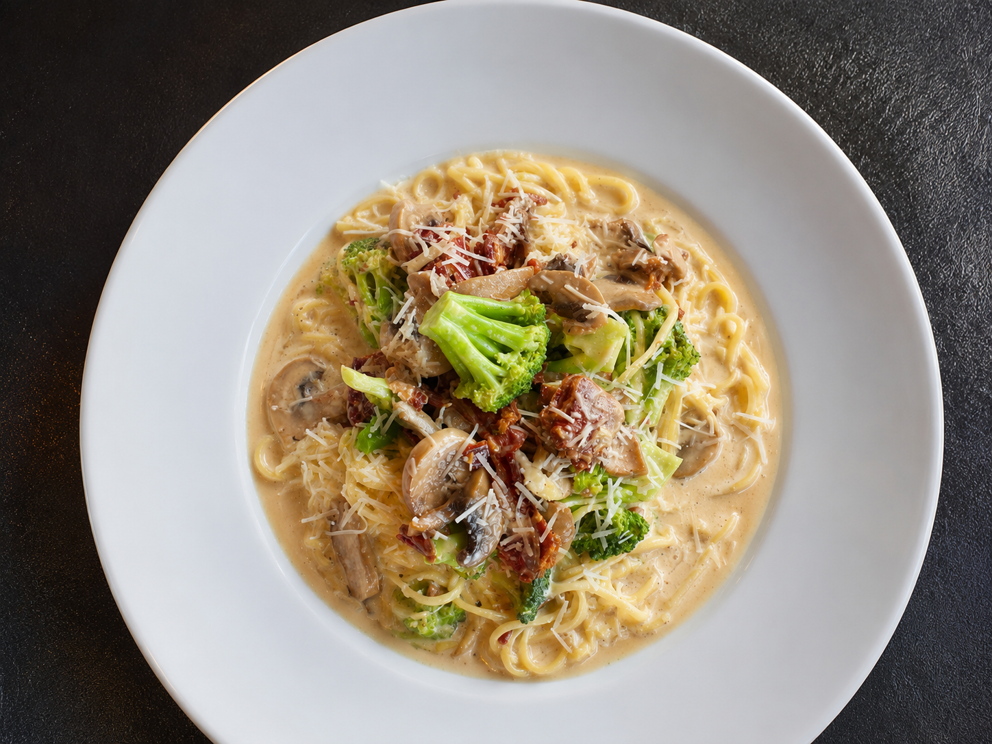 Creamy vegetable pasta dish